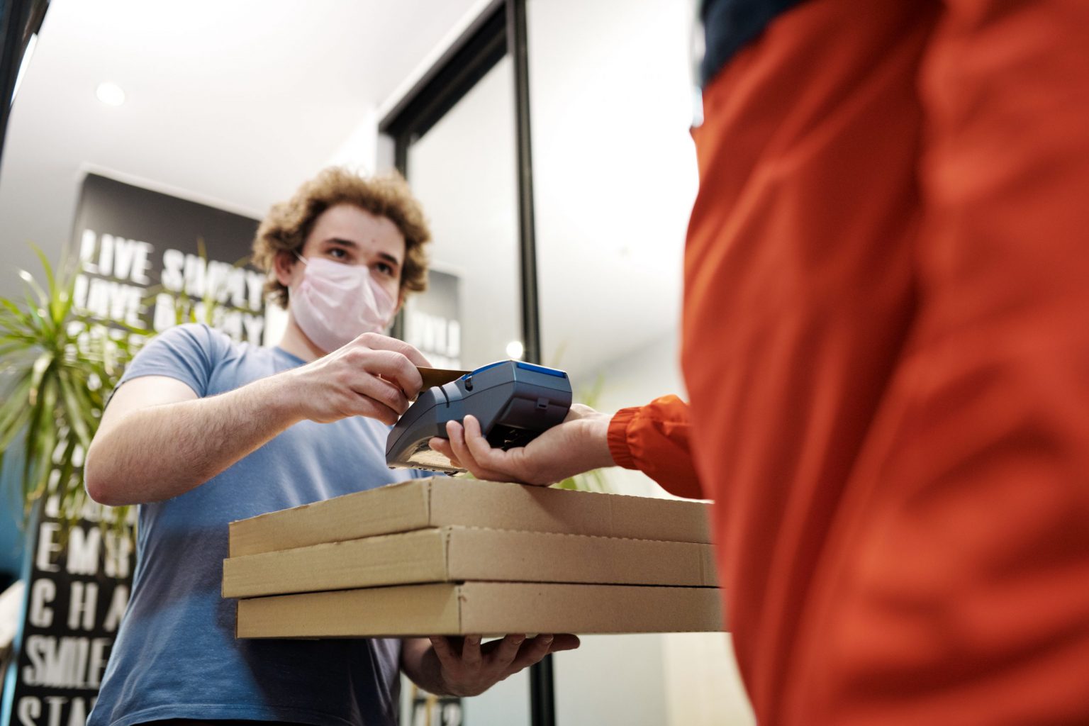 Para fortalecer PMEs nordestinas, Acqio e Bee Delivery firmam parceria delivery