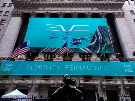 Eve, que desenvolve 'carro voador', começa a negociar na Bolsa de Valores de Nova York