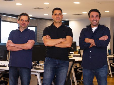 Rener Menezes, Otavio Farah e Mauricio Zaragoza, fundadores do FitBank_Crédito_Divulgação)
