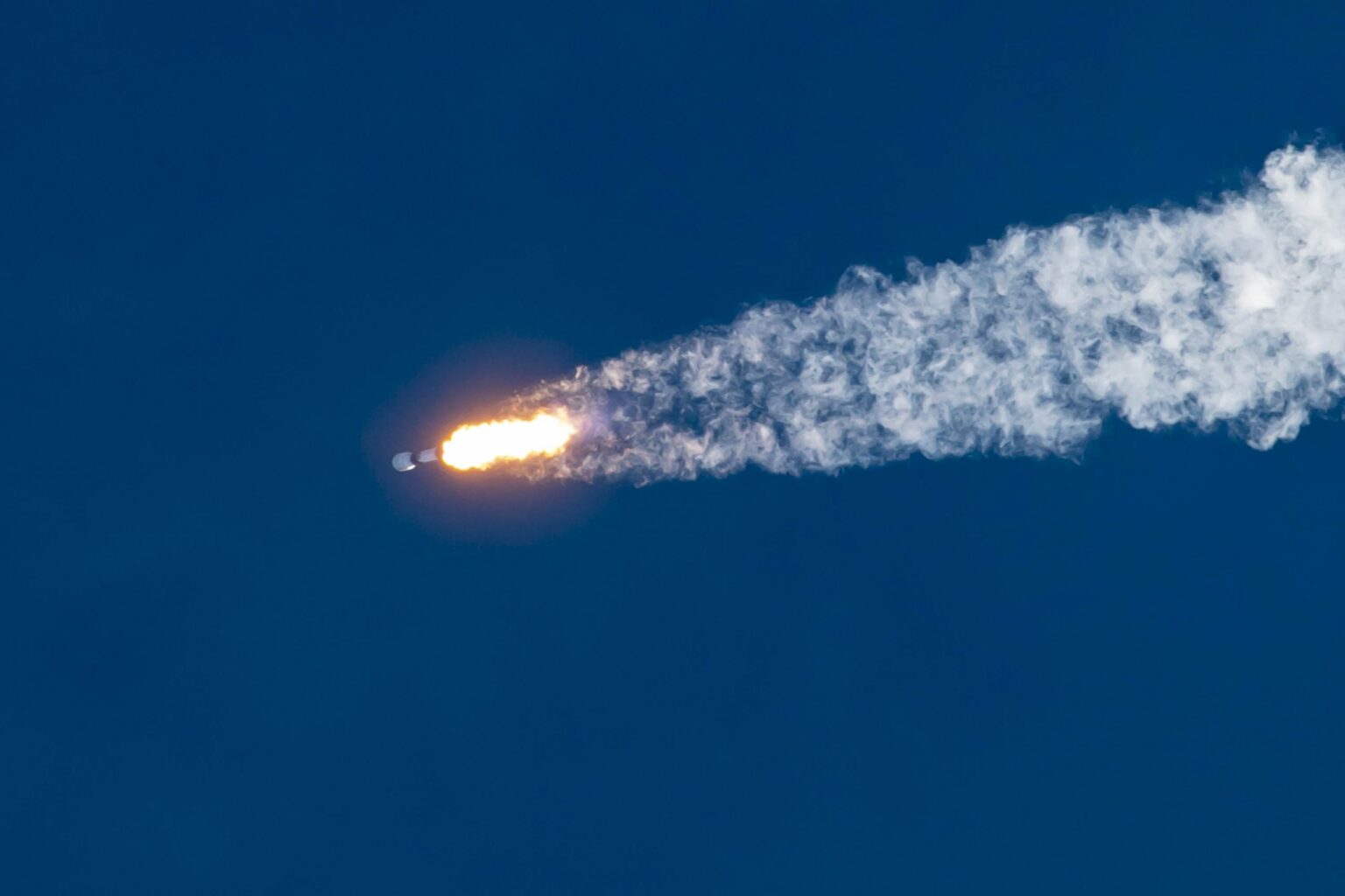 Elon Musk explica por que foguete da SpaceX explodiu em teste Elon Musk explica por que foguete da SpaceX explodiu em teste