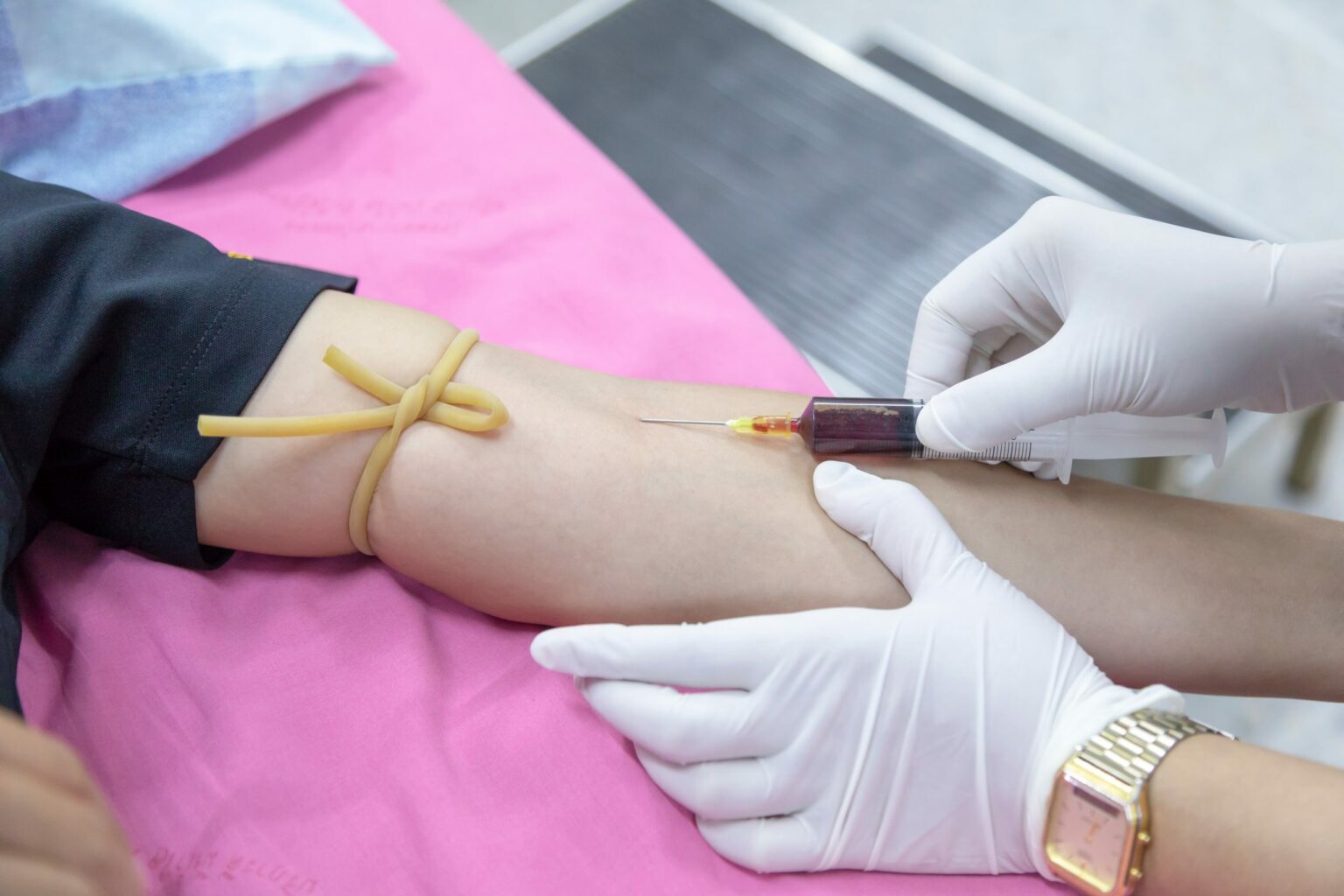 Startup cria laboratório 100% digital e oferece exames, testes e vacinas em domicílio Startup cria laboratório 100% digital e oferece exames, testes e vacinas em domicílio