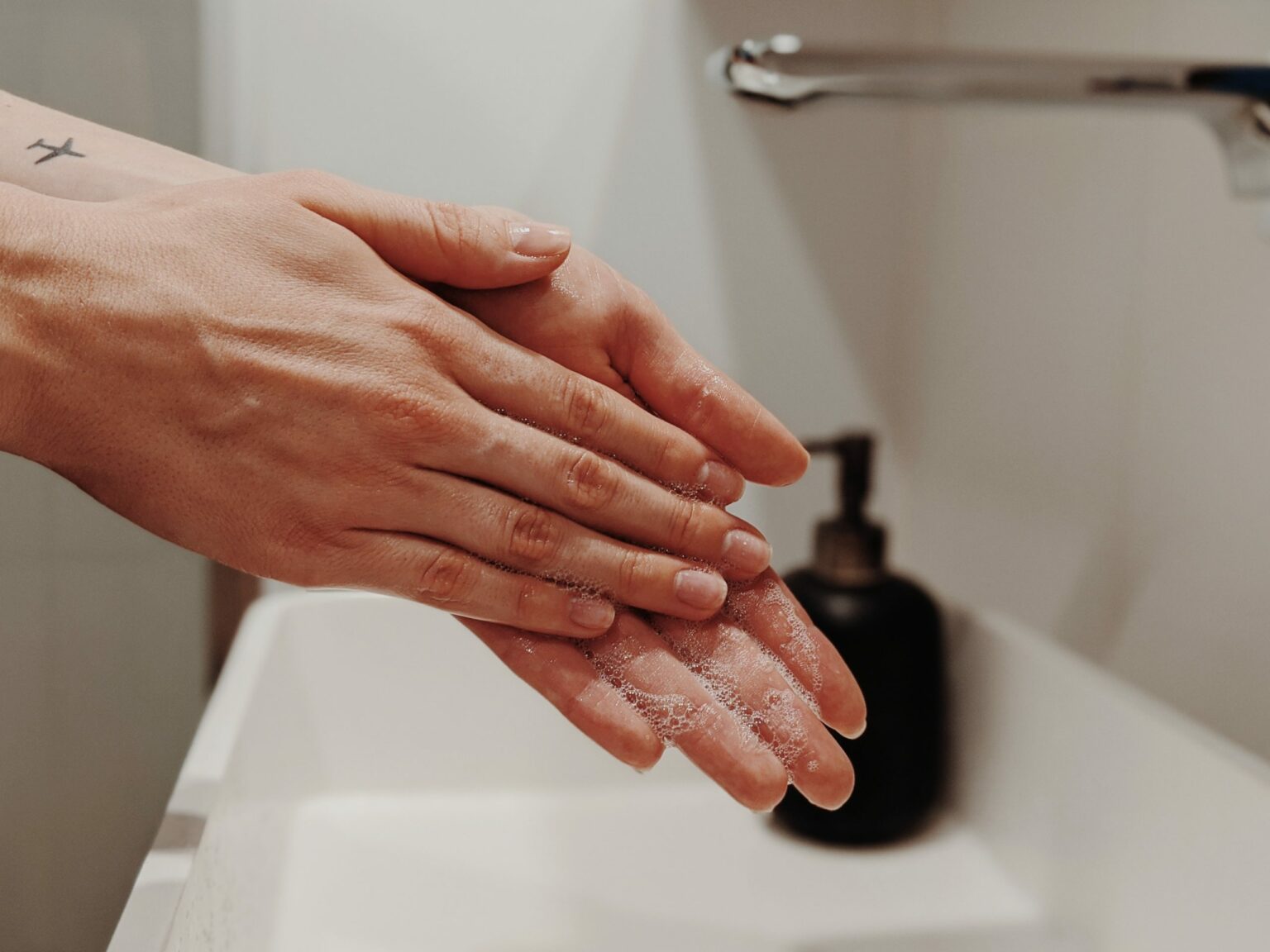 Startup lança sabonete que protege contra o novo coronavírus por até seis horas Startup lança sabonete que protege contra o novo coronavírus por até seis horas