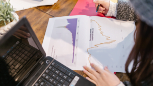 Quatro motivos para fintechs investirem em CRM