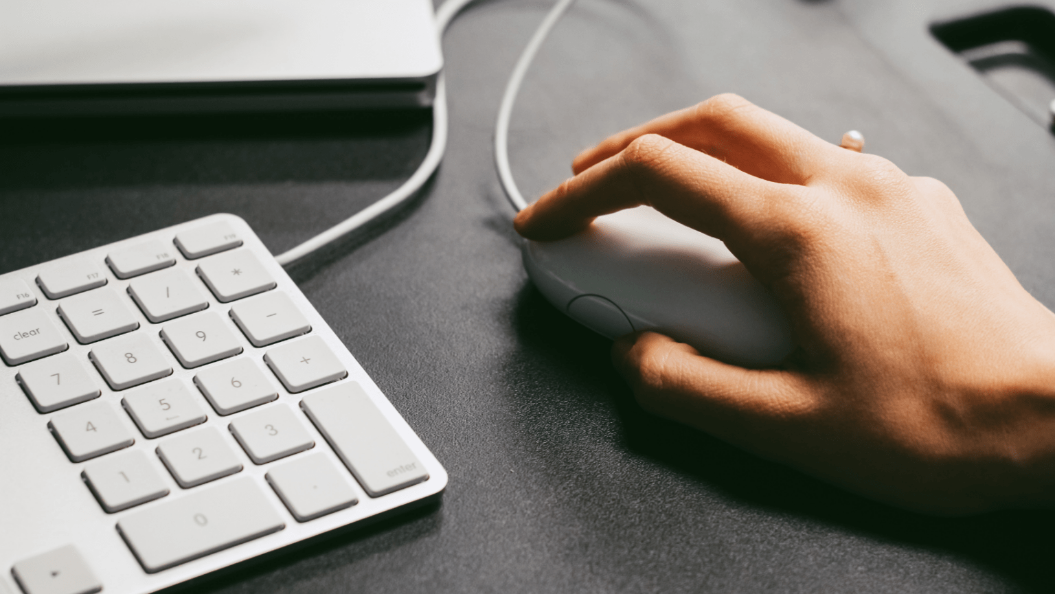 Como a tecnologia pode dinamizar os processos, diminuir custos nas empresas e colaborar para a melhora na saúde dos colaboradores Como a tecnologia pode dinamizar os processos, diminuir custos nas empresas e colaborar para a melhora na saúde dos colaboradores