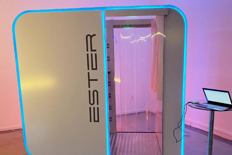 Cabine de sanitização com luz ultravioleta diminui propagação de vírus e bactérias