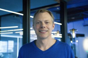 Startup que oferece educação por WhatsApp recebe R$ 1,3 milhão em premiação mundial