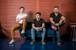 Startup que conecta investidores recebe aporte de R$ 8 milhões para criar “rede social” de investimento Startup que conecta investidores recebe aporte de R$ 8 milhões para criar “rede social” de investimento