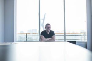 Plataforma de ERP recebe aporte de R$ 580 milhões do SoftBank