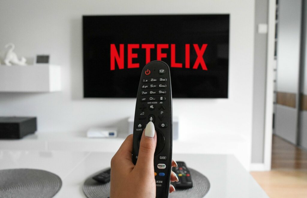 Procon-SP notifica Netflix por cobrança em compartilhamento de senhas