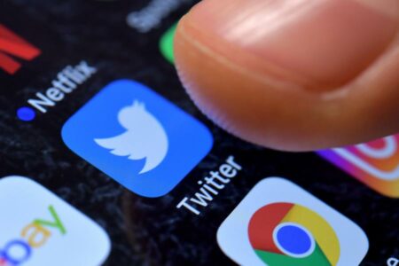 Twitter lança alertas contra informações erradas sobre covid-19