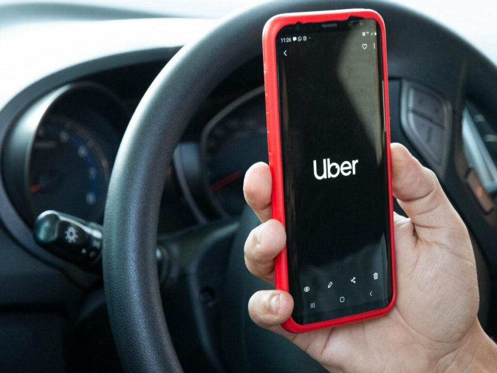 Nova opção da Uber que oferece viagens de táxi começa a funcionar em São Paulo