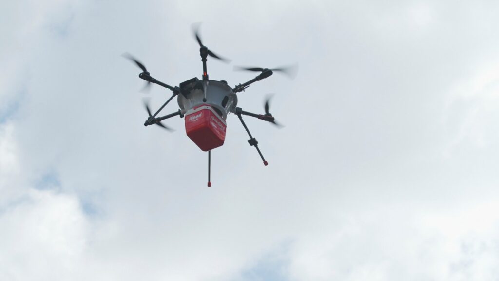 iFood recebe autorização da Anac para fazer entregas com drones