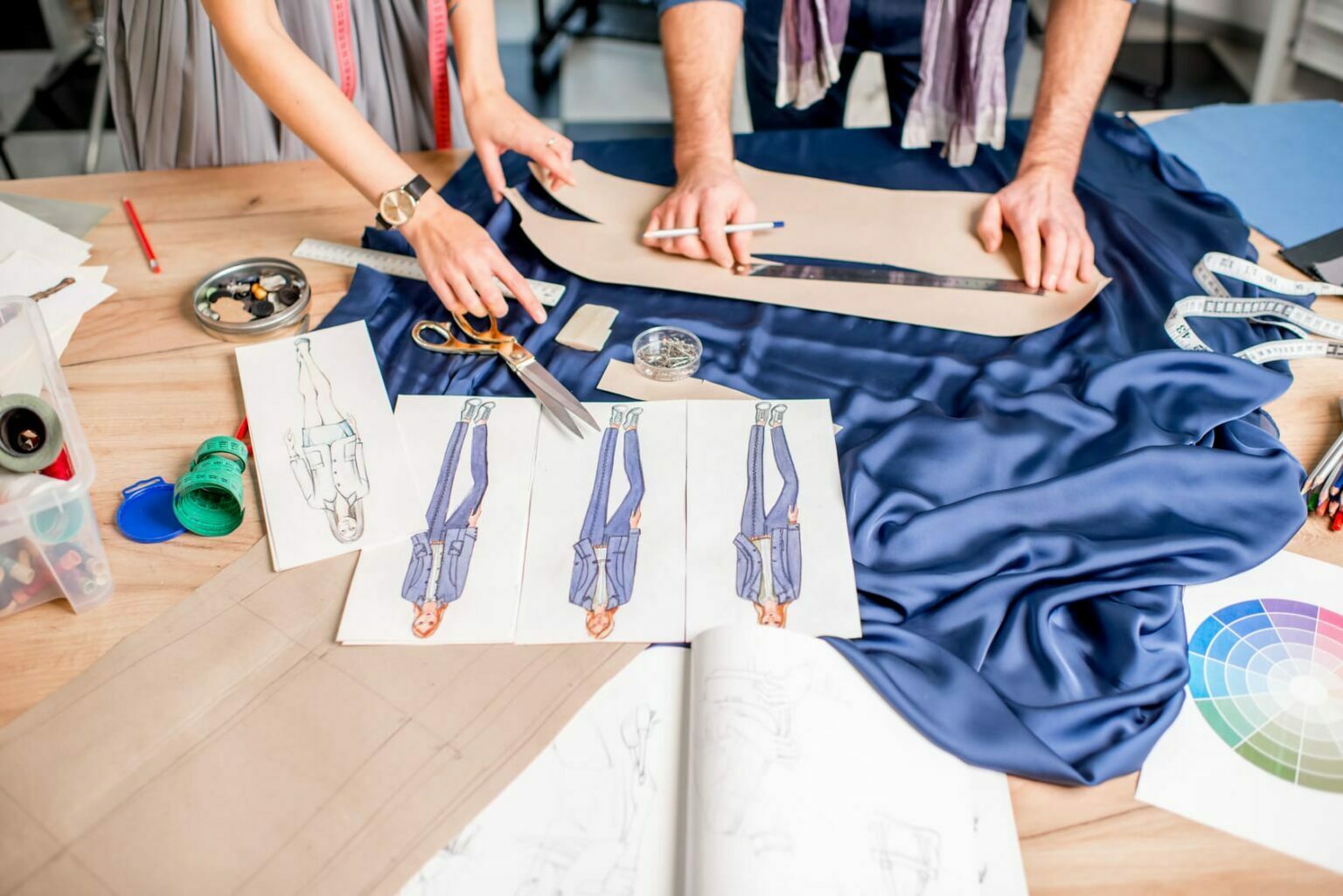 Plataforma de educação e futurismo disponibiliza curso online sobre o futuro da moda