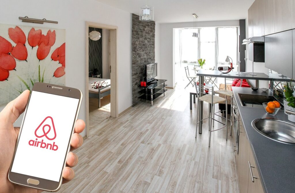 Airbnb cria fundo de US$250 milhões para ajudar anfitriões com custos de cancelamento