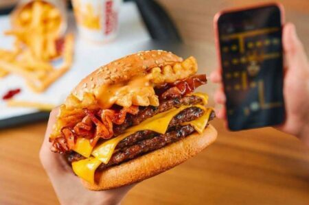 Burger King cria campanha que recompensa consumidores que cumprirem isolamento social