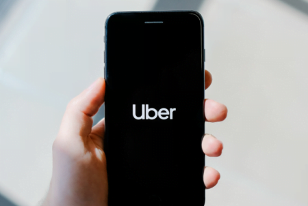 Uber lança plataforma de benefícios para motoristas e entregadores