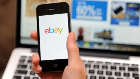 eBay adquire empresa de cards colecionáveis por US$ 295 milhões