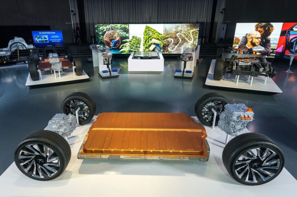 GM está perto de desenvolver bateria para veículos elétricos que durará 1 milhão de quilômetros
