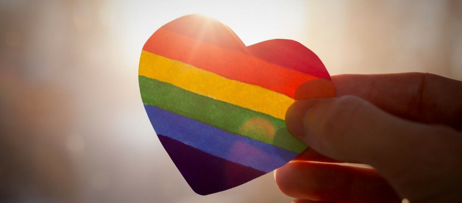 Orgulho LGBTI no mercado de trabalho: como as empresas podem adotar a inclusão?