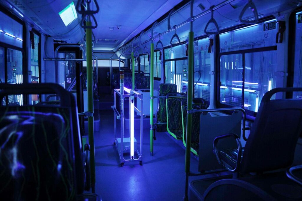 Esta startup brasileira usa luz ultravioleta para desinfectar ônibus