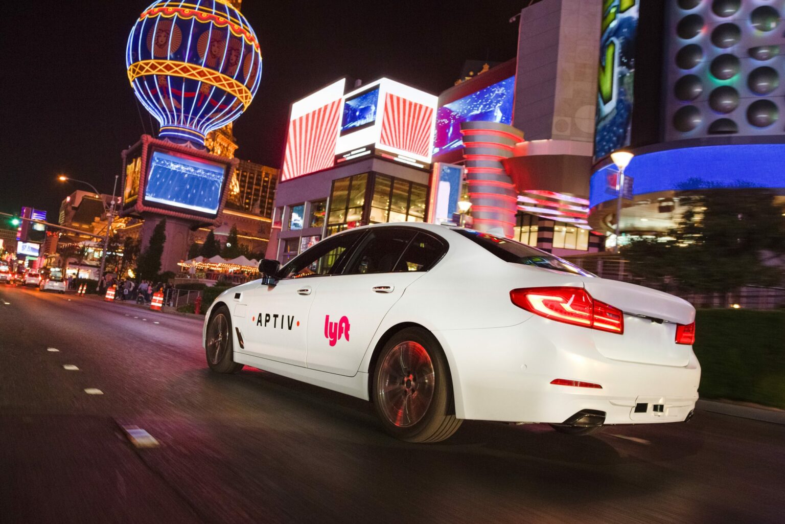 Lyft promete adotar frota 100% de carros elétricos até 2030