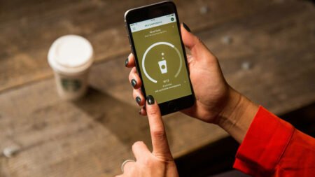 Starbucks lança aplicativo de pagamentos no Brasil
