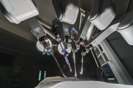 Hospital no interior de Minas Gerais realiza primeira cirurgia robótica torácica