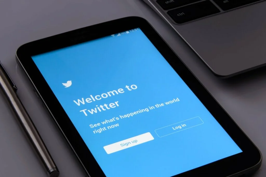Twitter adquire plataforma voltada para produção e monetização de newsletters twitter blue