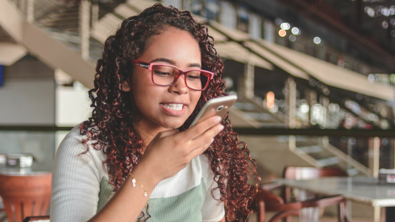 Como o reconhecimento de voz pode ajudar a prevenir fraudes