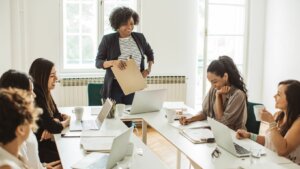 Mulheres na TI: iniciativa oferece bolsas de estudo para brasileiras