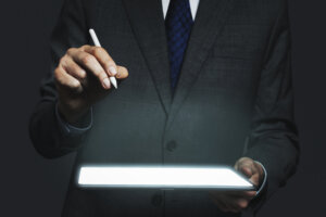 Conheça 5 principais benefícios em adotar IA para sua gestão financeira e jurídica