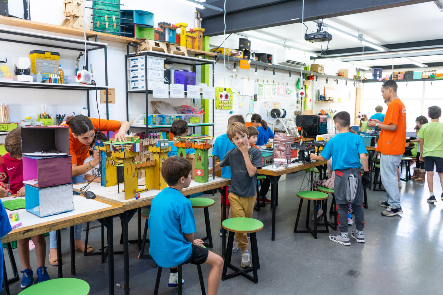 Por R$ 4,6 milhões, Positivo Tecnologia adquire 16% da escola de inovação MundoMaker