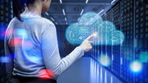 Com uso da nuvem, startups podem poupar recursos e reinvestir Com uso da nuvem, startups podem poupar recursos e reinvestir