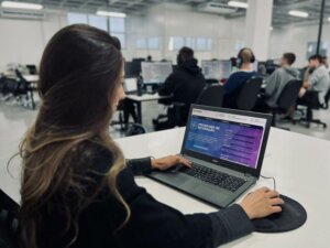 Programa de incubação gratuito oferece bolsa de R$ 1 mil por mês para participantes Programa de incubação gratuito oferece bolsa de R$ 1 mil por mês para participantes