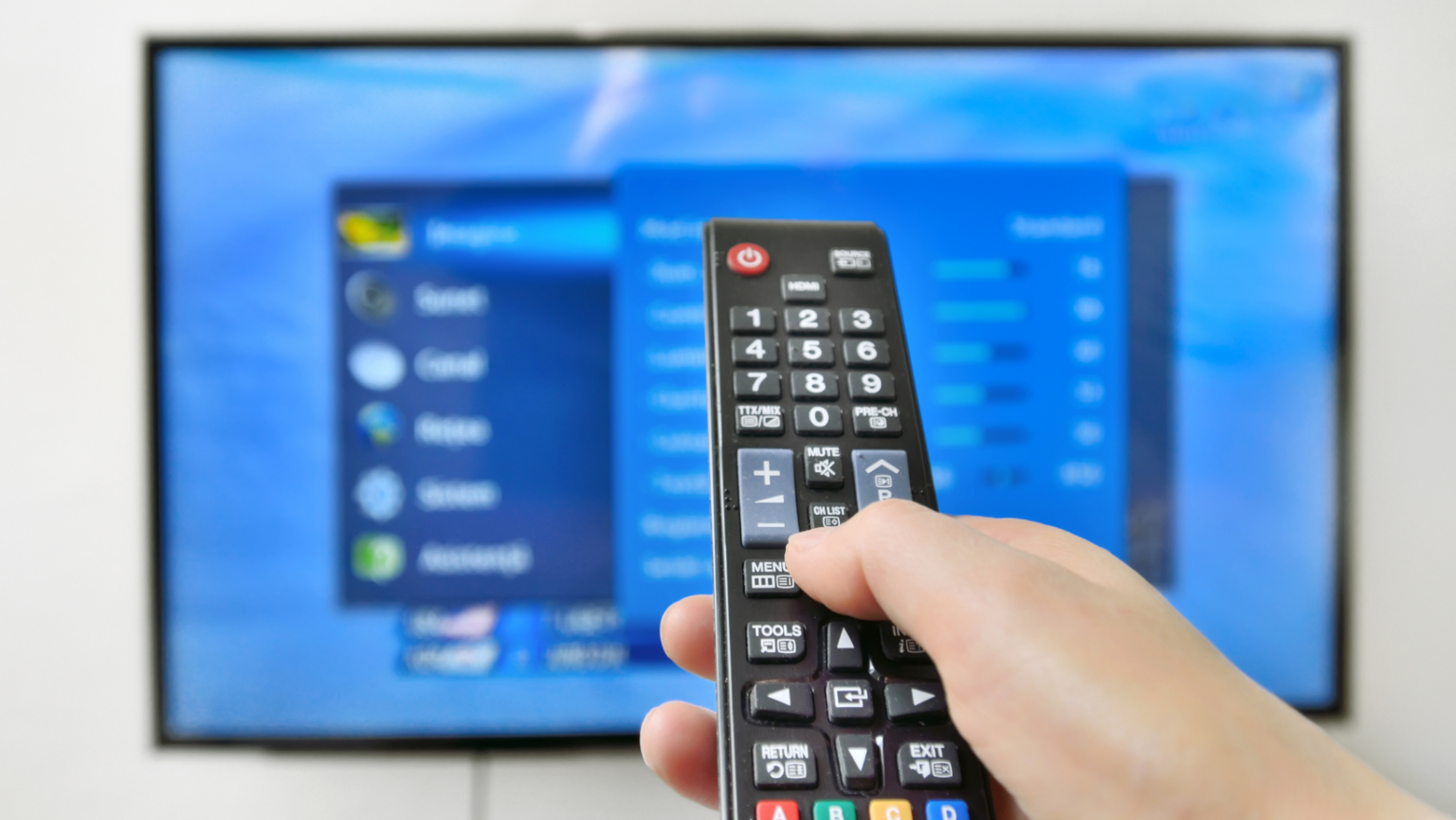 Google TV se une a provedores e libera mais de 800 canais gratuitos