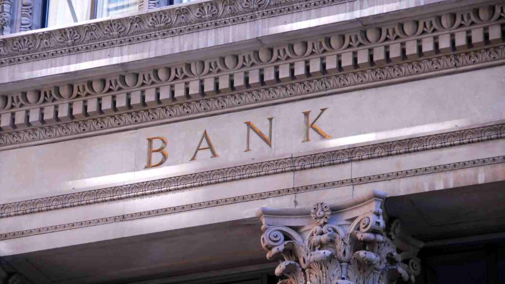 Pesquisa mostra queda de 57% no uso de bancos tradicionais nos últimos 5 anos