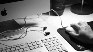 Ex-funcionário da Apple é acusado de roubo de segredos comerciais