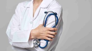 Por erro de IA, médico paulista é ligado a mais de 100 casos de assédio