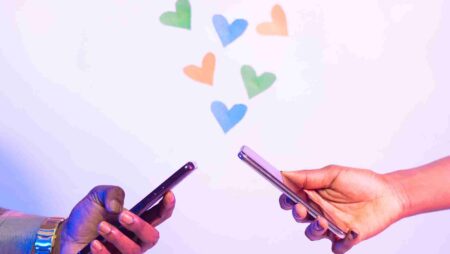 Para fugir do Tinder! Conheça 5 apps de relacionamento para encontrar o seu amor a tempo do Dia dos Namorados