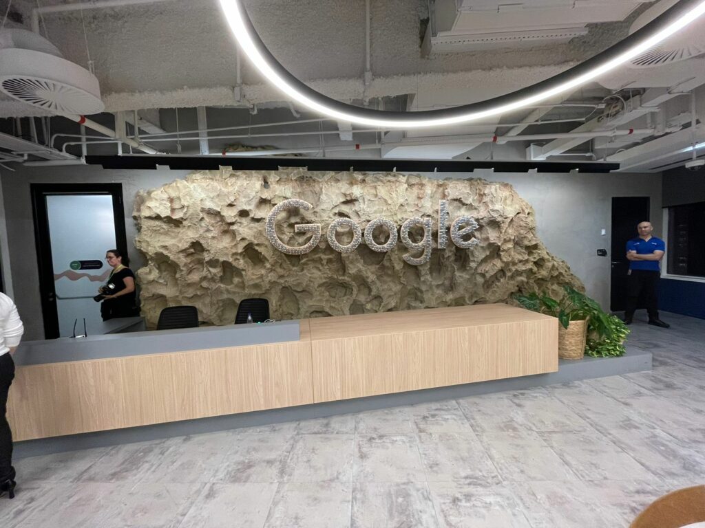 Inspirado no Rio Pinheiros, Google lança seu novo escritório em São Paulo