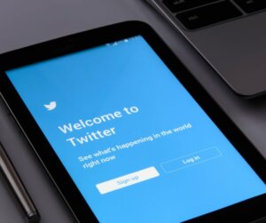 Em meio a crise das empresas de tecnologia, Big Techs buscam novas fontes de receitas Twitter