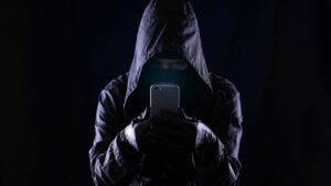 Spyware brasileiro invade mais de 76 mil telefones Android na América do Sul Spyware