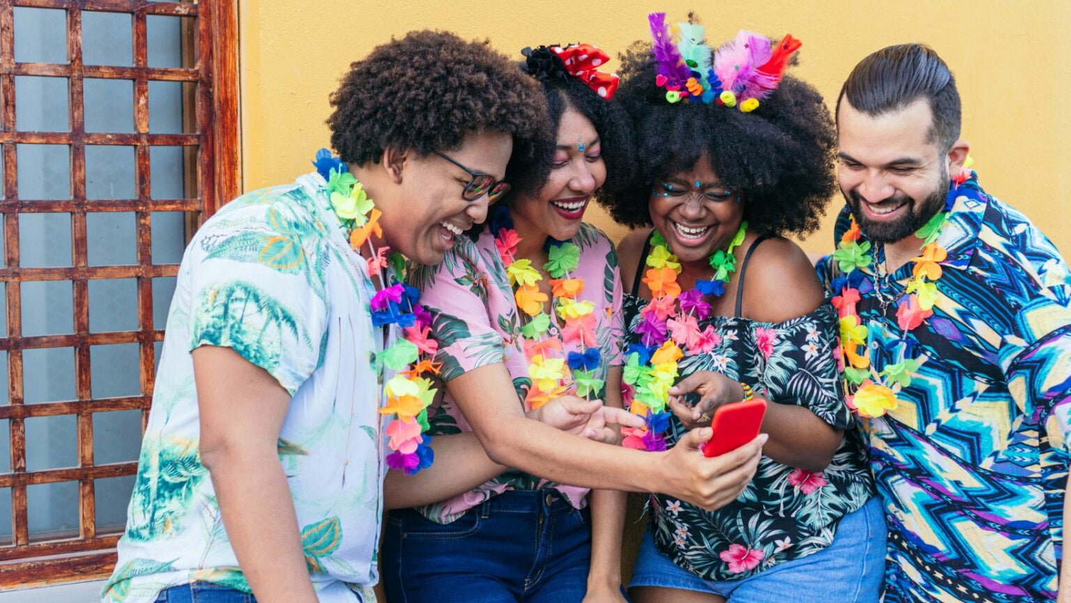 Como proteger seu celular e cartão das fraudes no Carnaval Celulares