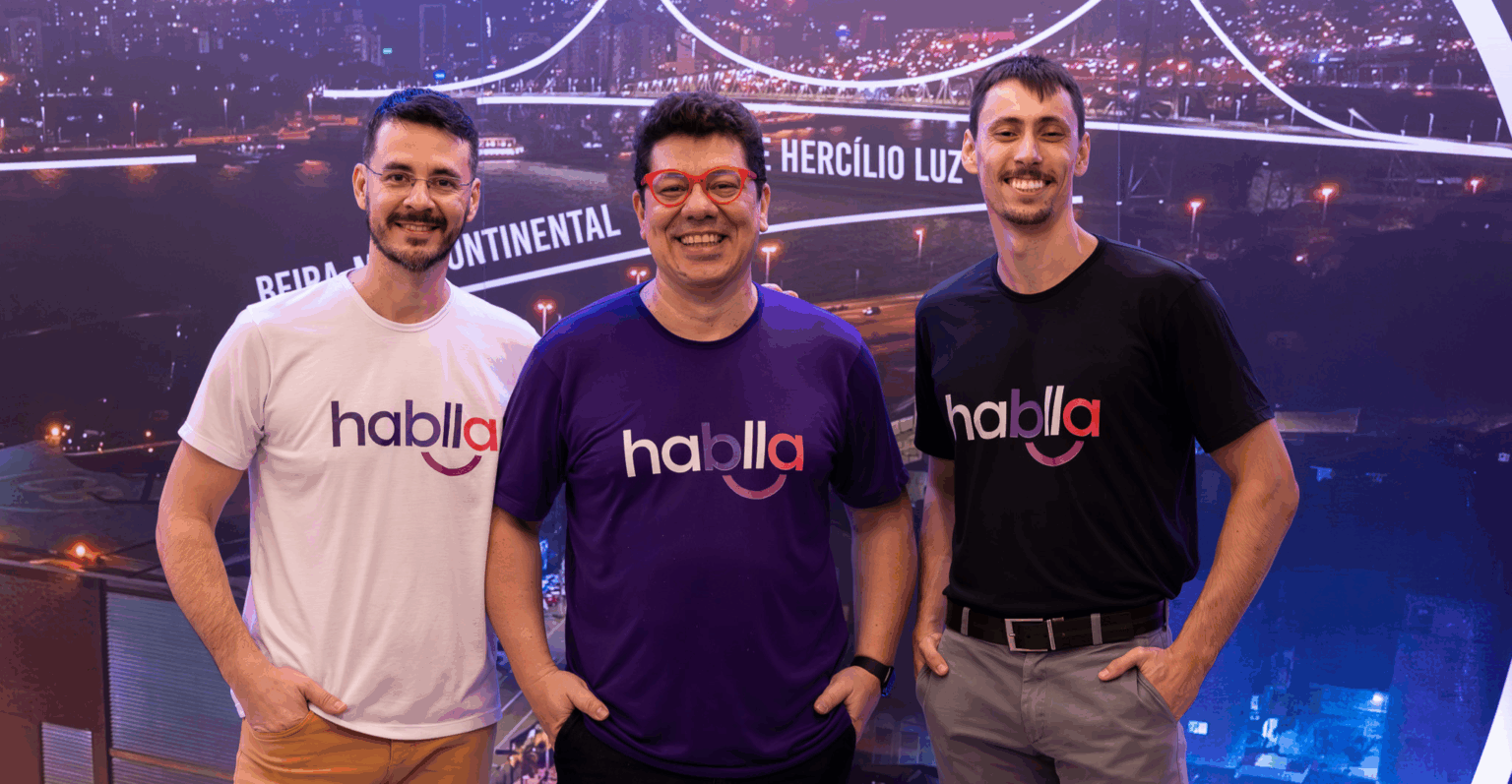 Hablla lança 3ª geração de agentes autônomos e elimina necessidade de engenharia de prompt Na foto, os fundadores da Hablla: Rodrigo Xavier (CEO), Marcus Barboza (CRO) e Álvaro Magri (CTO)