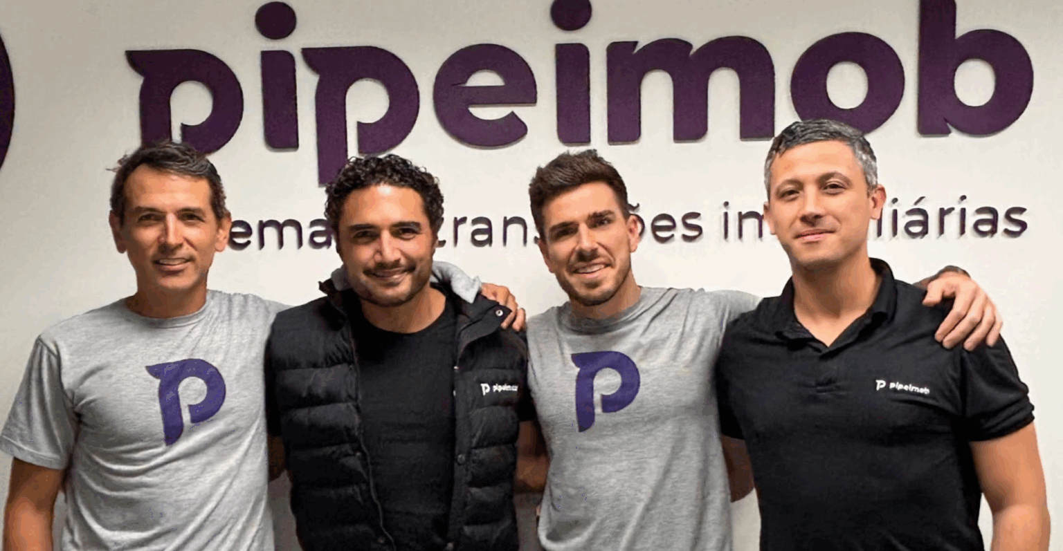 Roberto Nascimento (à esquerda) da PipeImob, Romero Rodrigues, sócio da Headline, Renato Rodrigues e Danilo Herrero, cofundadores da PipeImob