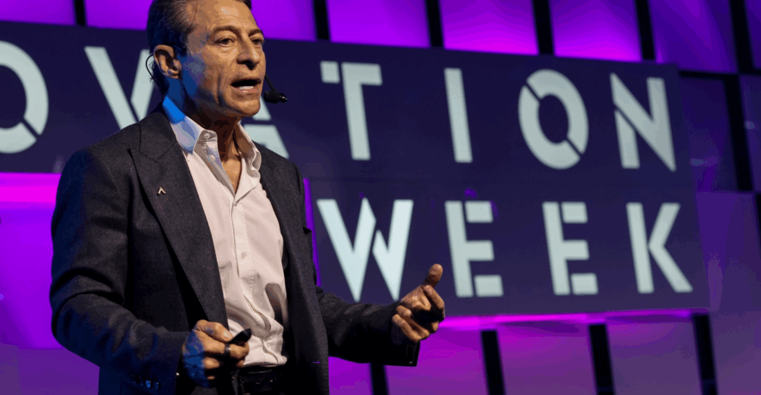 Peter Diamandis provoca plateia no Rio Innovation Week: “IA é Inteligência Amplificada, não Artificial” peter diamandis