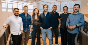 Da esquerda para a direita: Gabriel Benevides, Benjamin Gleason, Juliana Strohl, Gonzalo Parejo, Raphael Godoy, Rodrigo Perenha e Guto Fragoso / Créditos: Divulgação Kamino