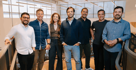 Kamino recebe aporte de R$ 54 milhões Da esquerda para a direita: Gabriel Benevides, Benjamin Gleason, Juliana Strohl, Gonzalo Parejo, Raphael Godoy, Rodrigo Perenha e Guto Fragoso / Créditos: Divulgação Kamino