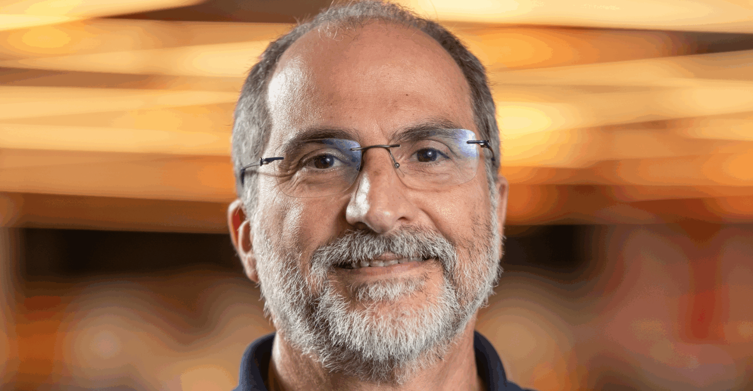 “Nunca estamos satisfeitos”: CEO do CESAR explica como o centro se mantém na vanguarda tecnológica há 30 anos "Nunca estamos satisfeitos": CEO do CESAR explica como o centro se mantém na vanguarda tecnológica há 30 anos Eduardo Peixoto, CEO do CESAR