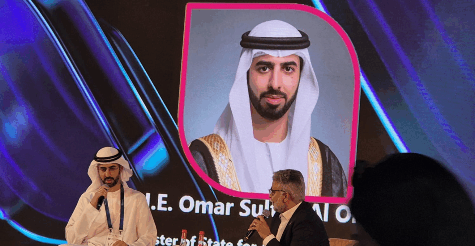 Emirados Árabes Unidos traçam rumo audacioso para liderança global em IA, diz ministro Omar Sultan Al Olama em evento emirados árabes unidos